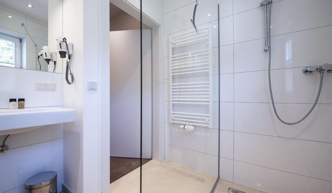 Crystls Aparthotel Флахау Екстериор снимка