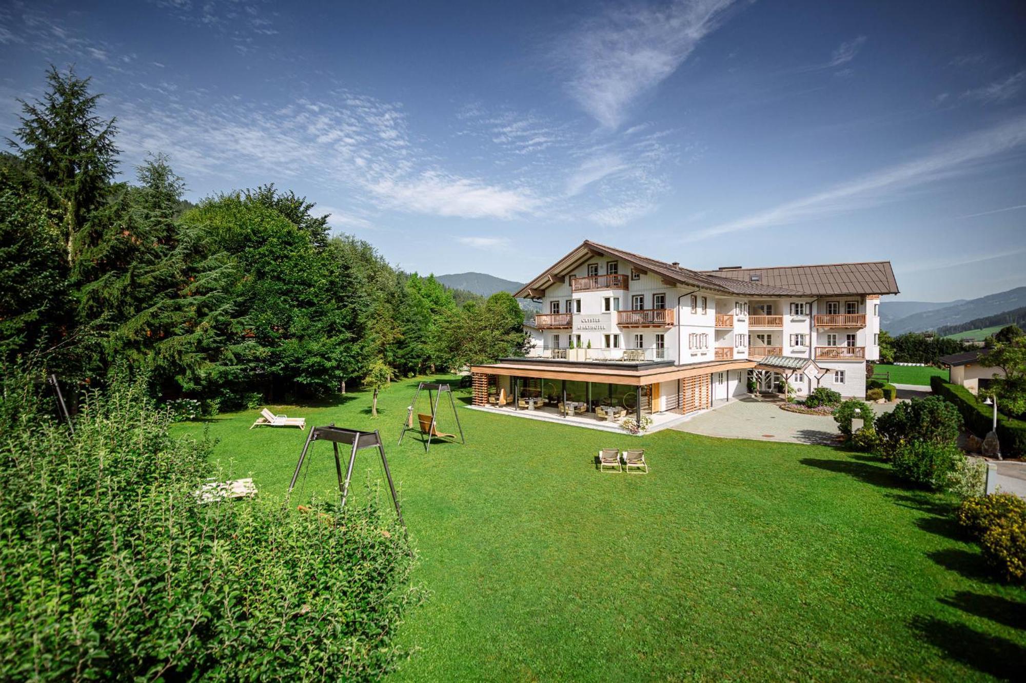 Crystls Aparthotel Флахау Екстериор снимка