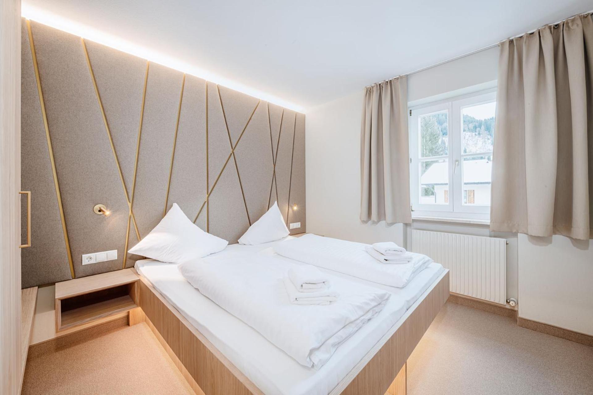 Crystls Aparthotel Флахау Екстериор снимка