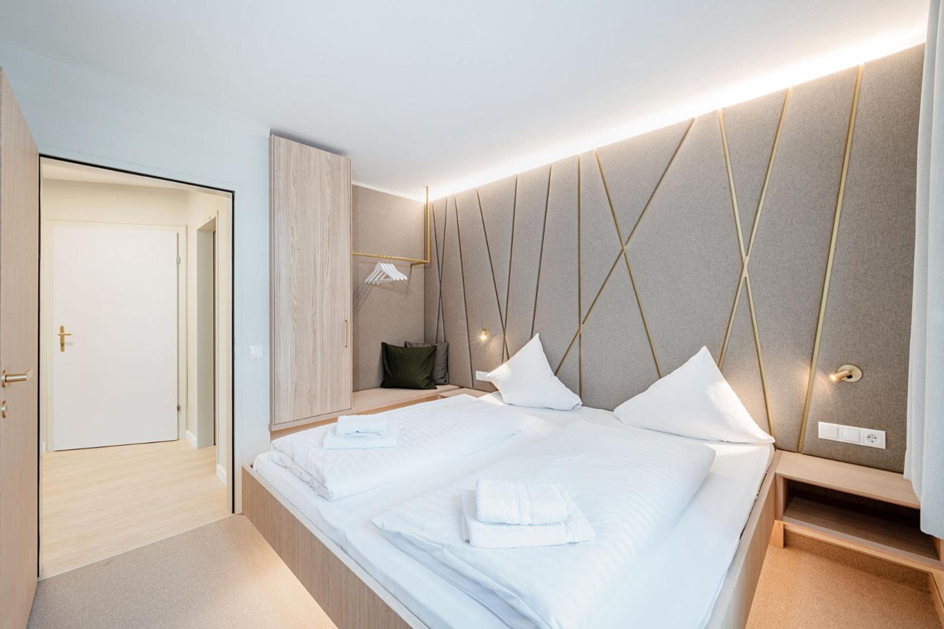 Crystls Aparthotel Флахау Екстериор снимка