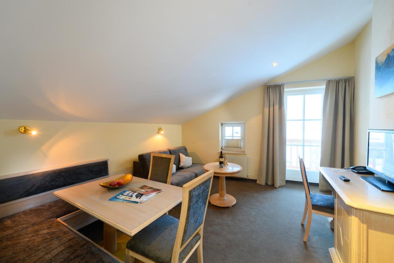 Crystls Aparthotel Флахау Екстериор снимка