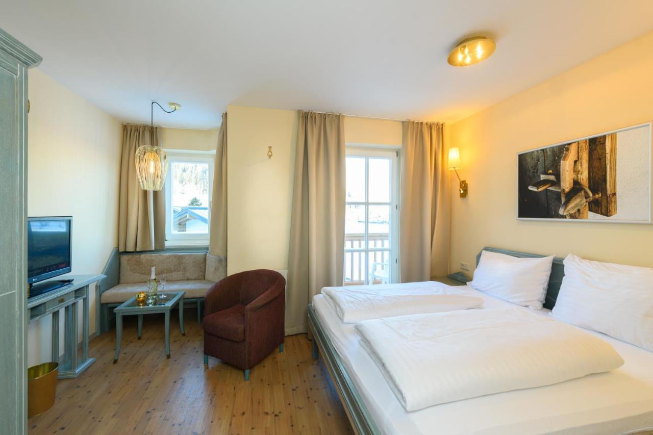 Crystls Aparthotel Флахау Екстериор снимка