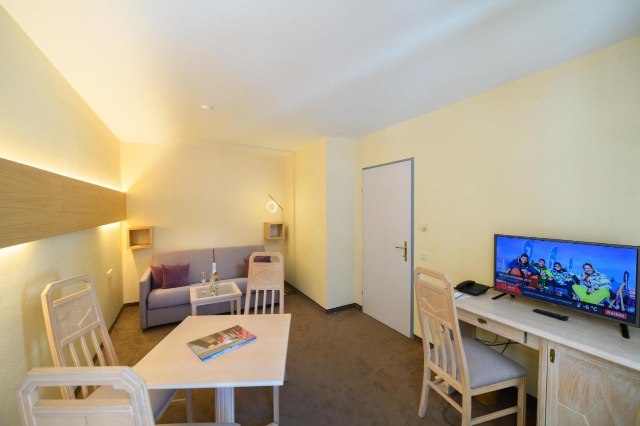 Crystls Aparthotel Флахау Екстериор снимка